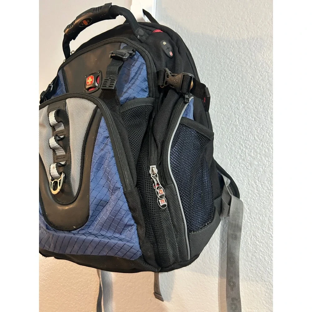 SwissGear by wenger